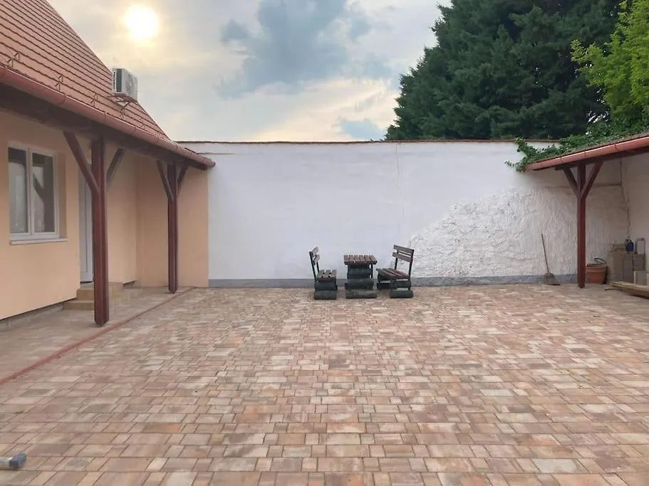 부다페스트 House With Parking Possibility 아파트 0*,  헝가리