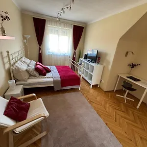 Apartment Downtown Hideaway, Budapest