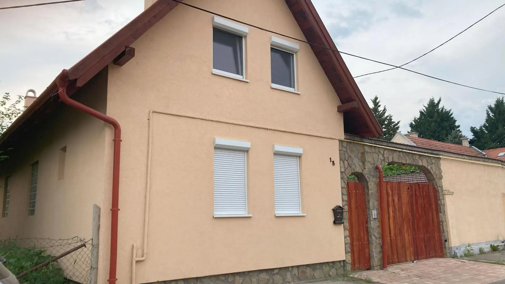 House With Parking Possibility Apartment Budapest